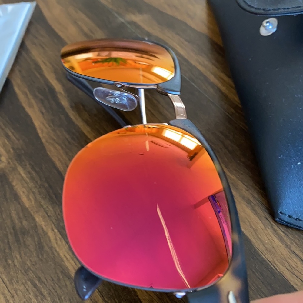 Ray Ban - Sunglasses - Nearly New - Picture 2 of 9